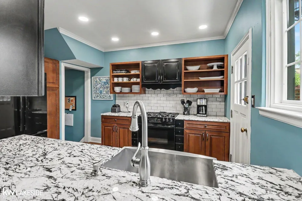 286 Rivard Boulevard Grosse Pointe City, MI 48230