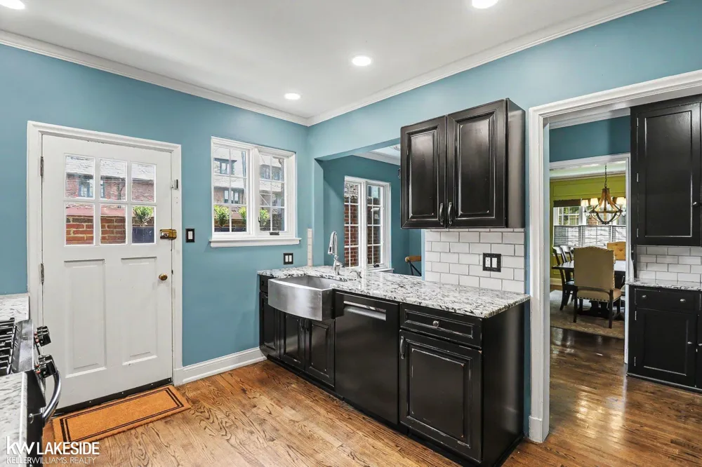 286 Rivard Boulevard Grosse Pointe City, MI 48230