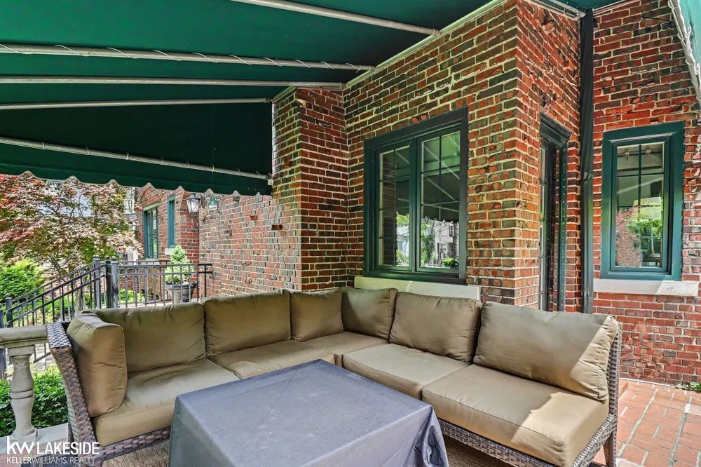 286 Rivard Boulevard Grosse Pointe City, MI 48230