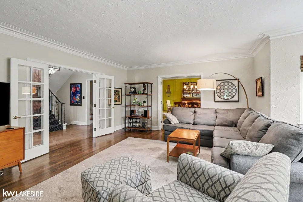 286 Rivard Boulevard Grosse Pointe City, MI 48230