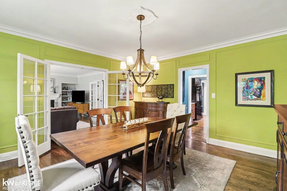 286 Rivard Boulevard Grosse Pointe City, MI 48230