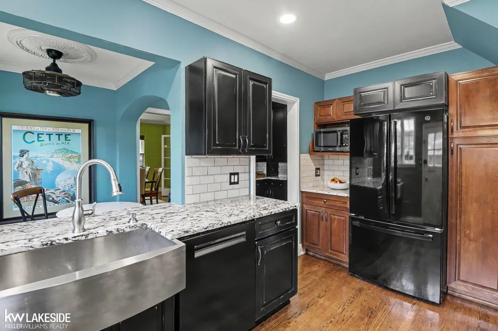 286 Rivard Boulevard Grosse Pointe City, MI 48230