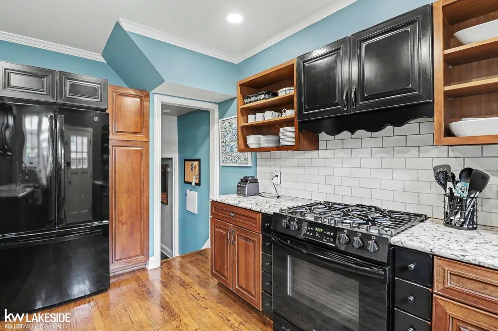 286 Rivard Boulevard Grosse Pointe City, MI 48230