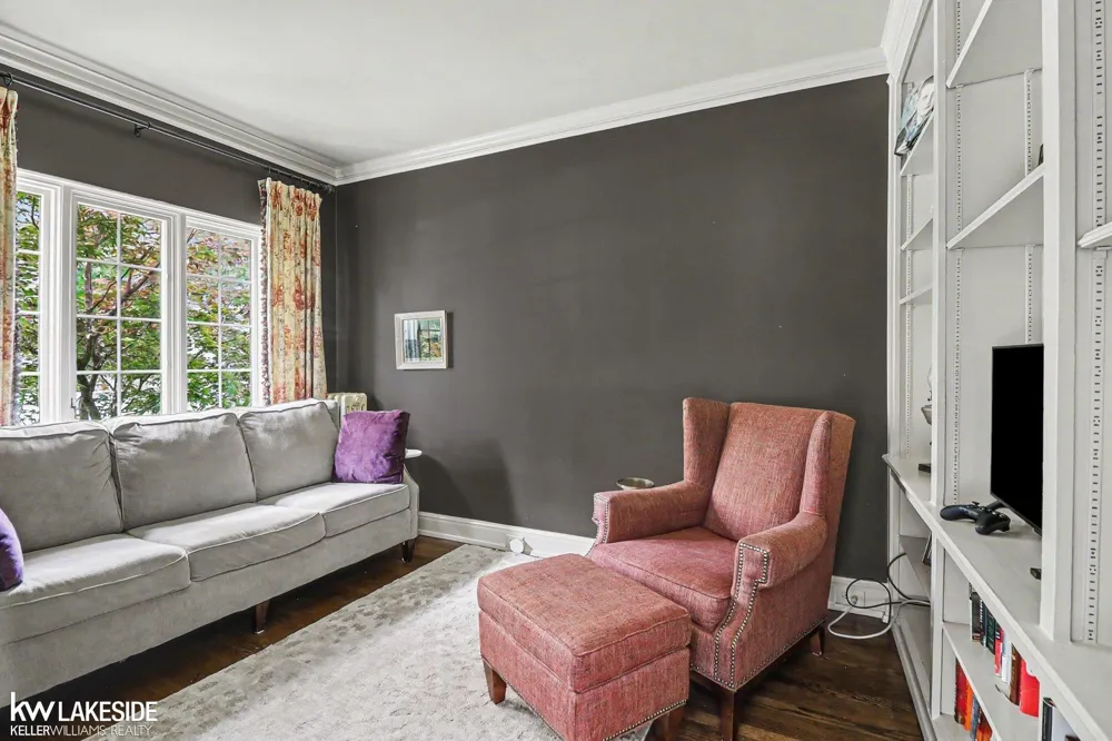 286 Rivard Boulevard Grosse Pointe City, MI 48230