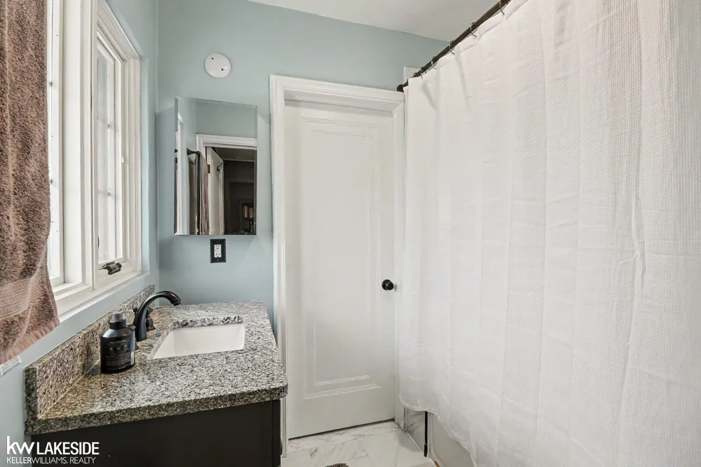286 Rivard Boulevard Grosse Pointe City, MI 48230