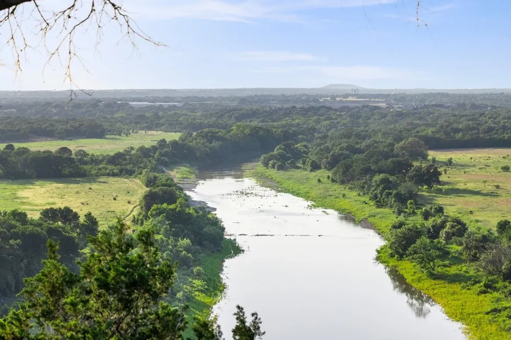 2101 Tower Rd Liberty Hill, TX 78628