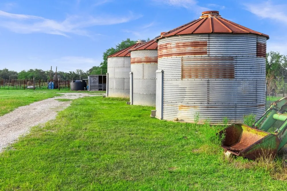 2101 Tower Rd Liberty Hill, TX 78628