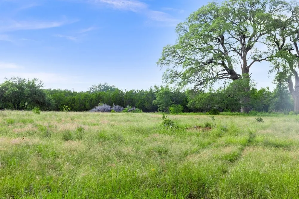 2101 Tower Rd Liberty Hill, TX 78628
