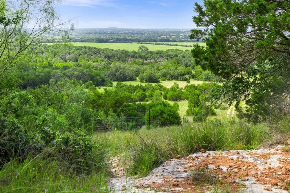 2101 Tower Rd Liberty Hill, TX 78628