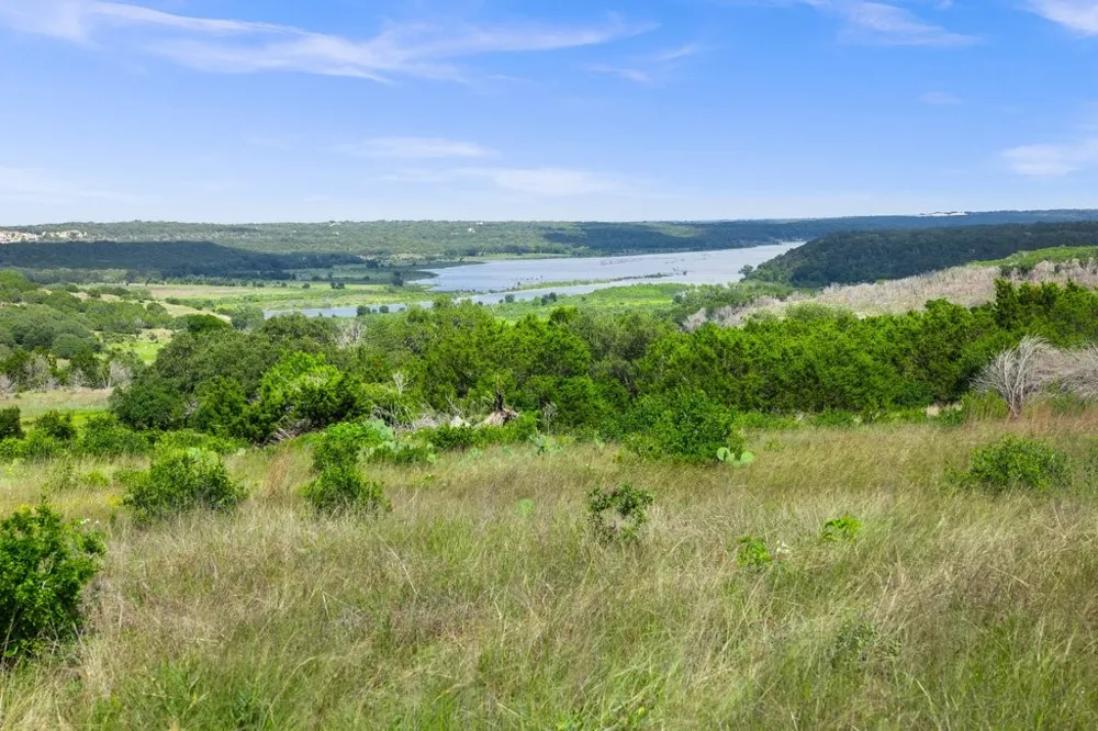 2101 Tower Rd Liberty Hill, TX 78628