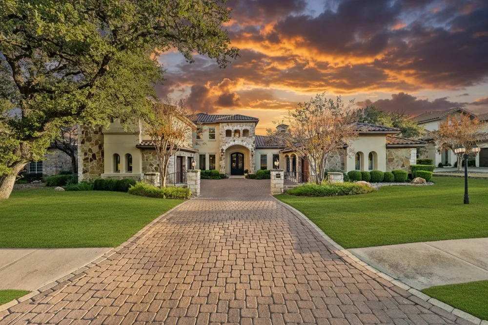 504 Black Wolf Run Lakeway, TX 78738