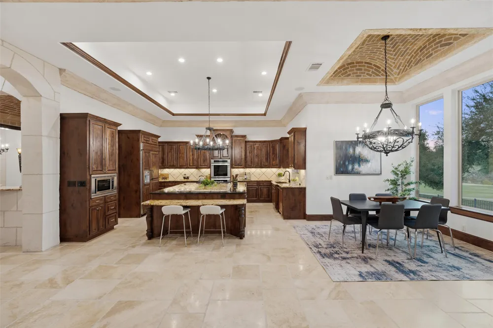 504 Black Wolf Run Lakeway, TX 78738