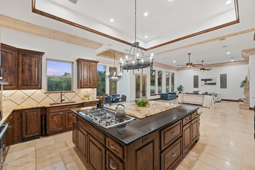 504 Black Wolf Run Lakeway, TX 78738