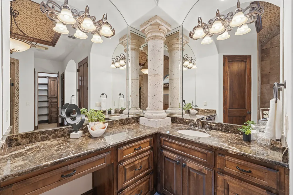 504 Black Wolf Run Lakeway, TX 78738