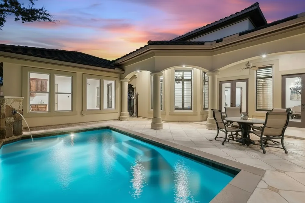 504 Black Wolf Run Lakeway, TX 78738