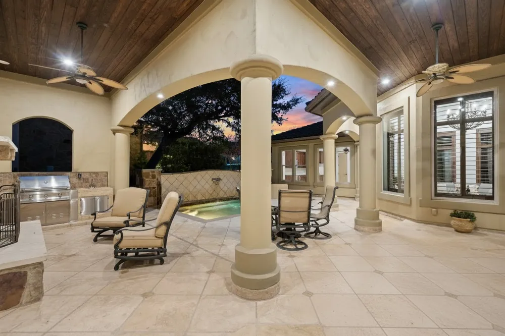 504 Black Wolf Run Lakeway, TX 78738