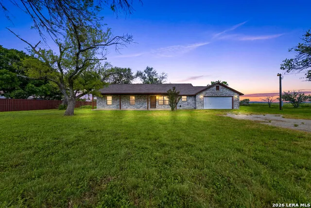 5745 FM 471 N Rio Medina, TX 78066