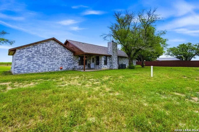 5745 FM 471 N Rio Medina, TX 78066