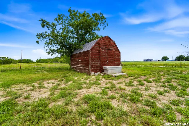 5745 FM 471 N Rio Medina, TX 78066