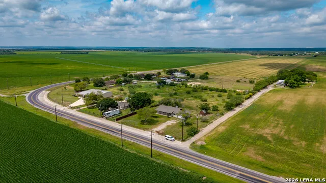 5745 FM 471 N Rio Medina, TX 78066