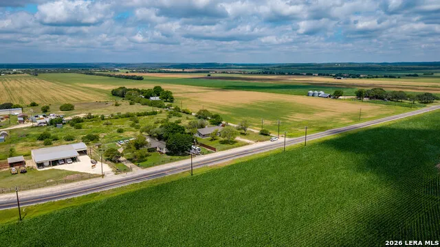 5745 FM 471 N Rio Medina, TX 78066