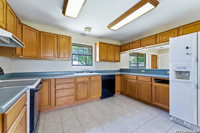 5745 FM 471 N Rio Medina, TX 78066