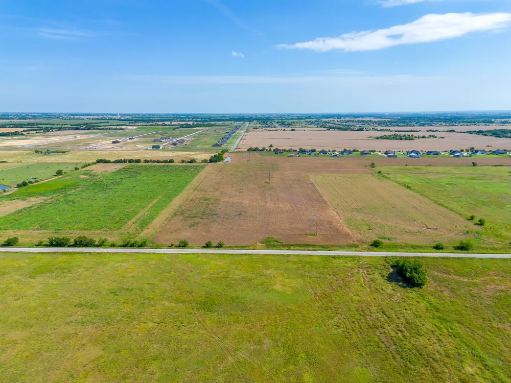 6785 Hoehn Road Valley View, TX 76272