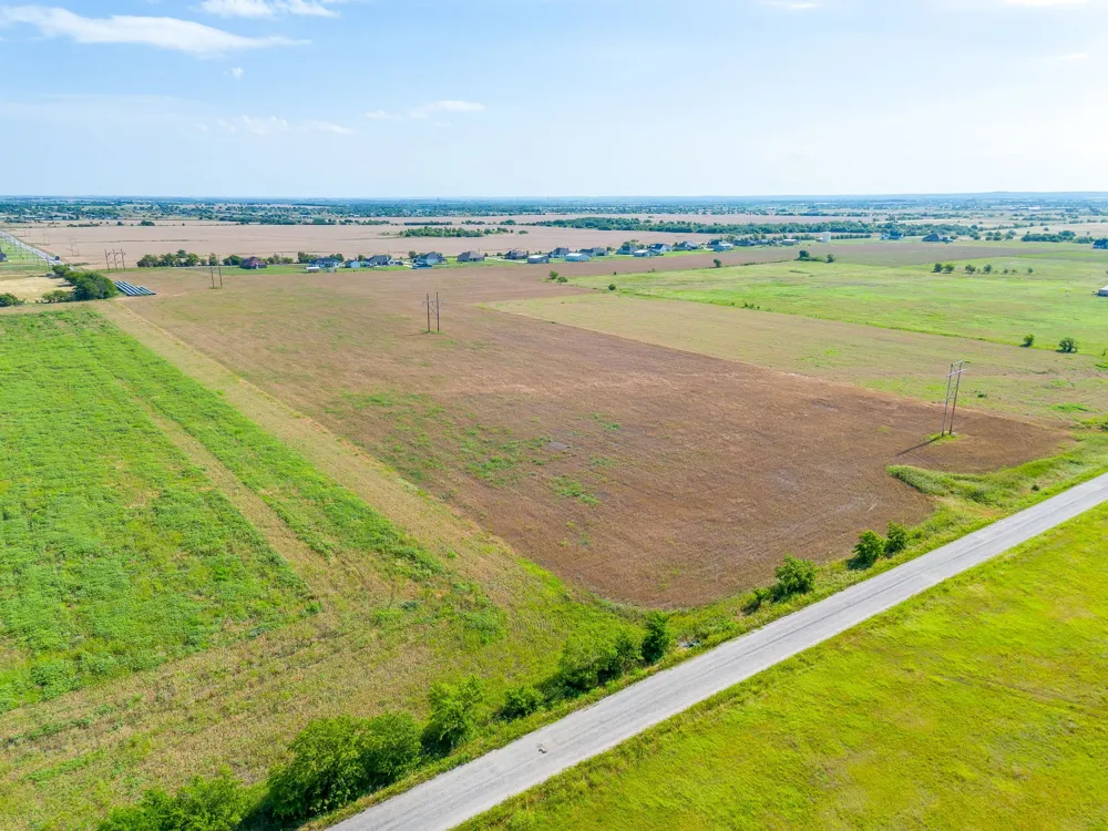 6785 Hoehn Road Valley View, TX 76272