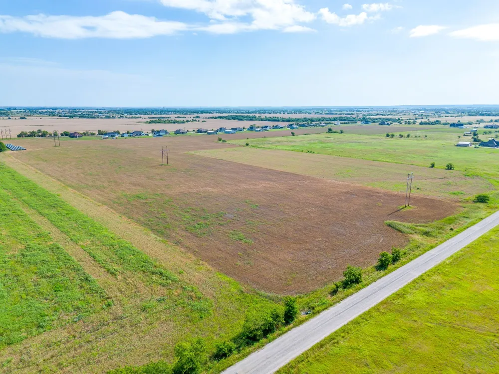 6785 Hoehn Road Valley View, TX 76272