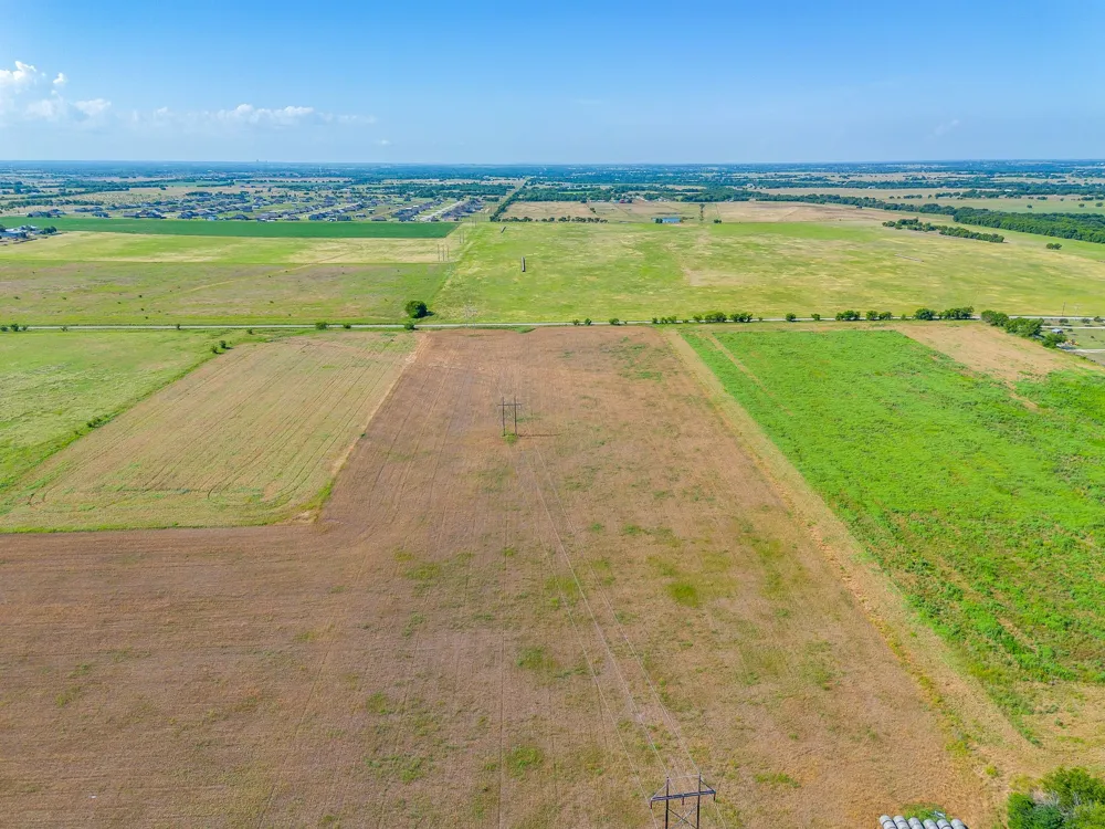 6785 Hoehn Road Valley View, TX 76272