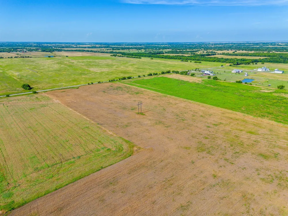 6785 Hoehn Road Valley View, TX 76272