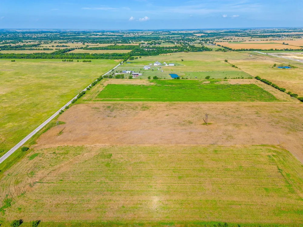 6785 Hoehn Road Valley View, TX 76272
