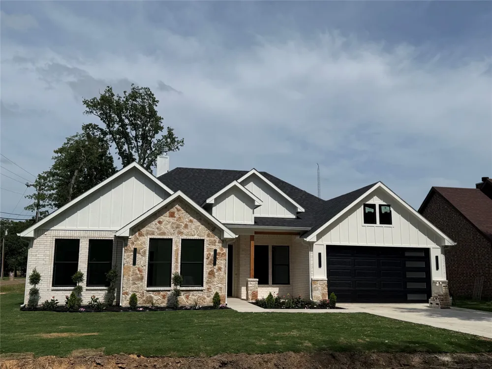 120 Springwood Road Enchanted Oaks, TX 75156