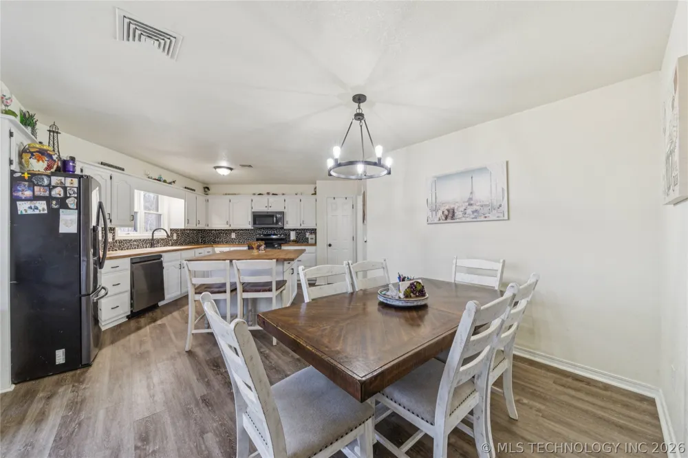 1701 Hopi Street Chouteau, OK 74337