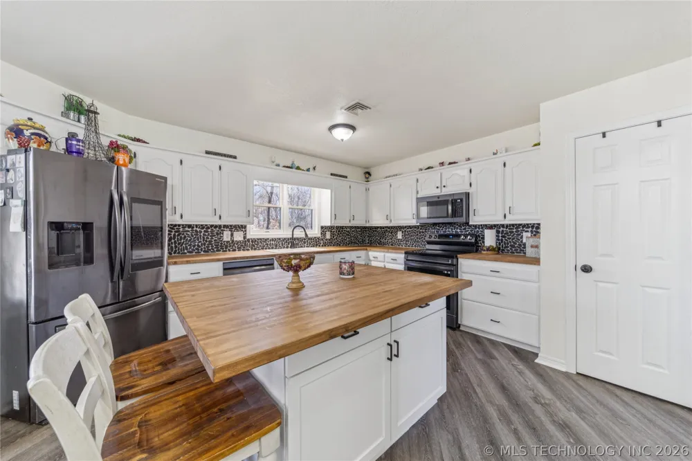 1701 Hopi Street Chouteau, OK 74337
