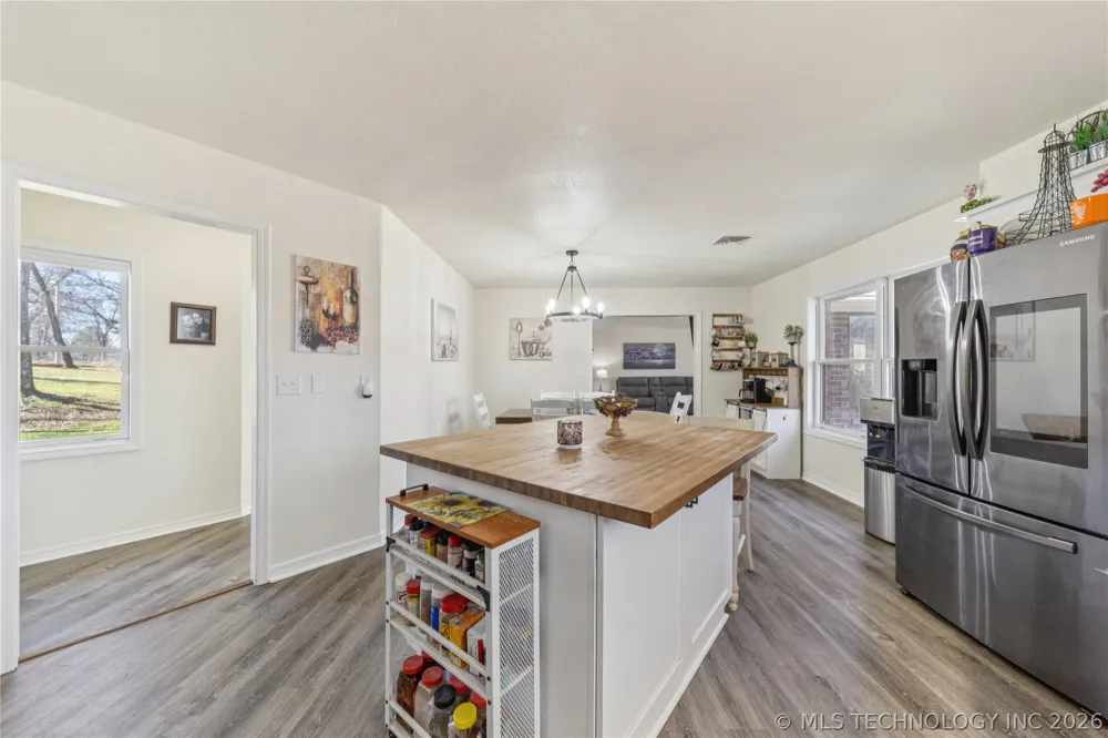 1701 Hopi Street Chouteau, OK 74337