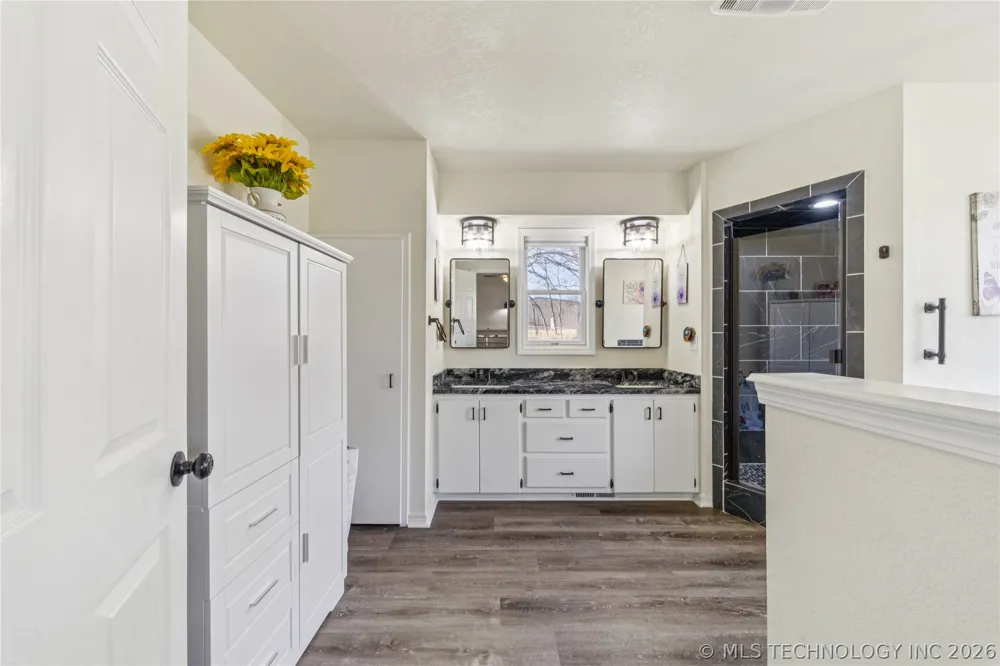 1701 Hopi Street Chouteau, OK 74337