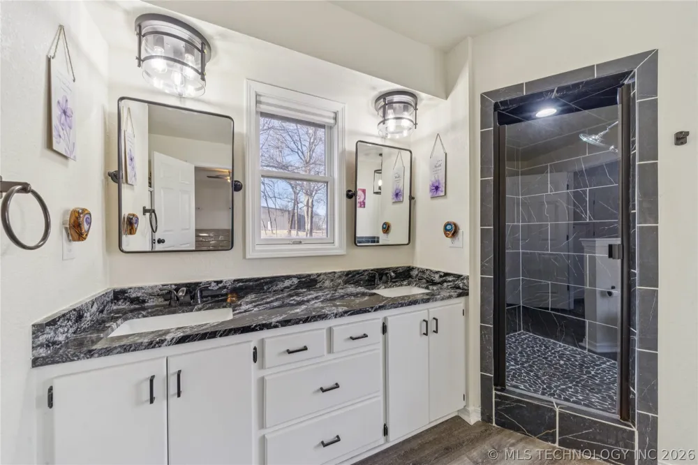 1701 Hopi Street Chouteau, OK 74337
