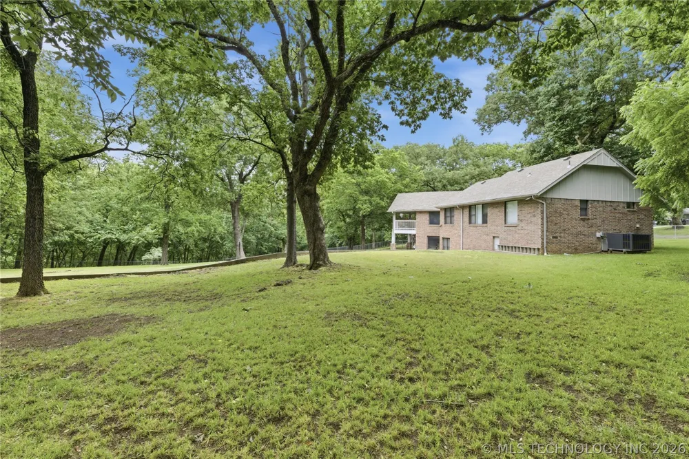 1701 Hopi Street Chouteau, OK 74337