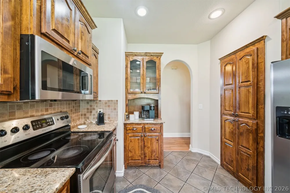 19687 E 595 ROAD Inola, OK 74036