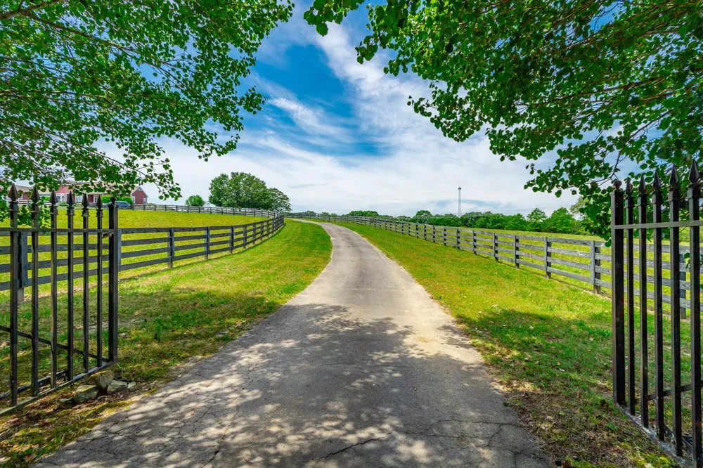 7015 B And K Ranch Road Georgetown, TN 37336