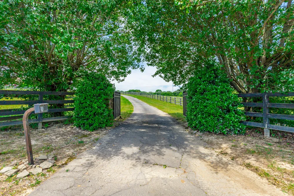 7015 B And K Ranch Road Georgetown, TN 37336