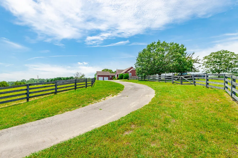 7015 B And K Ranch Road Georgetown, TN 37336
