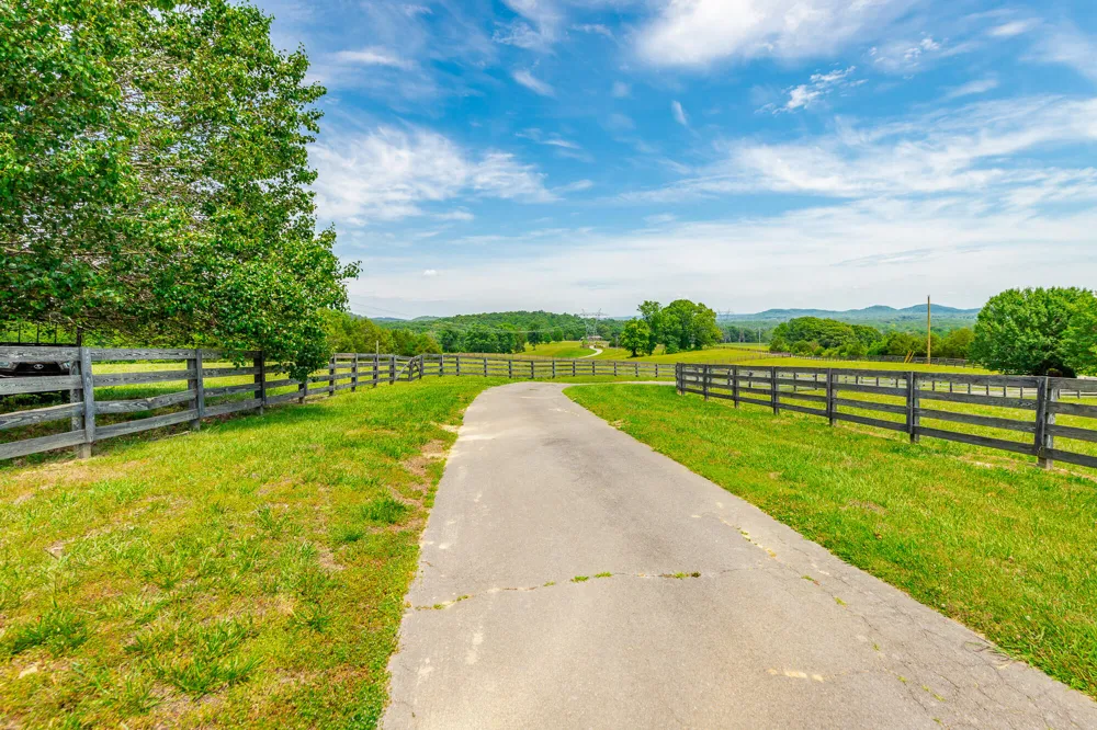 7015 B And K Ranch Road Georgetown, TN 37336