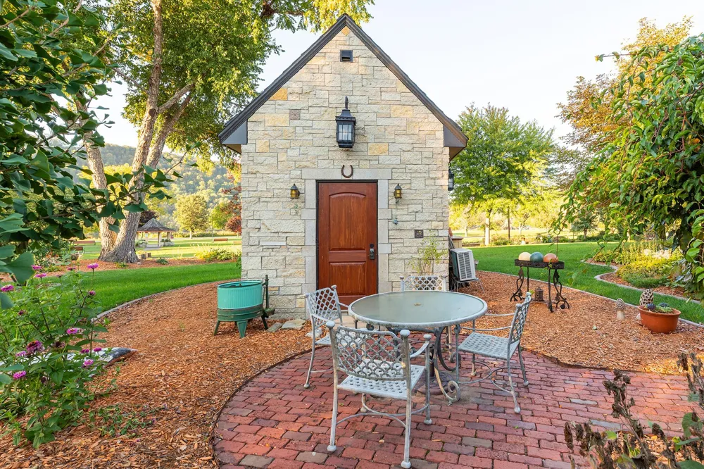 661 Market Street Winona, MN 55987