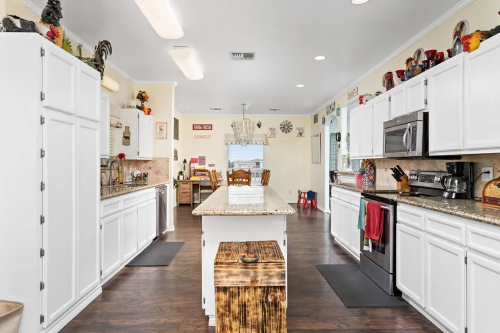 1216 Overton Avenue Port Bolivar, TX 77650