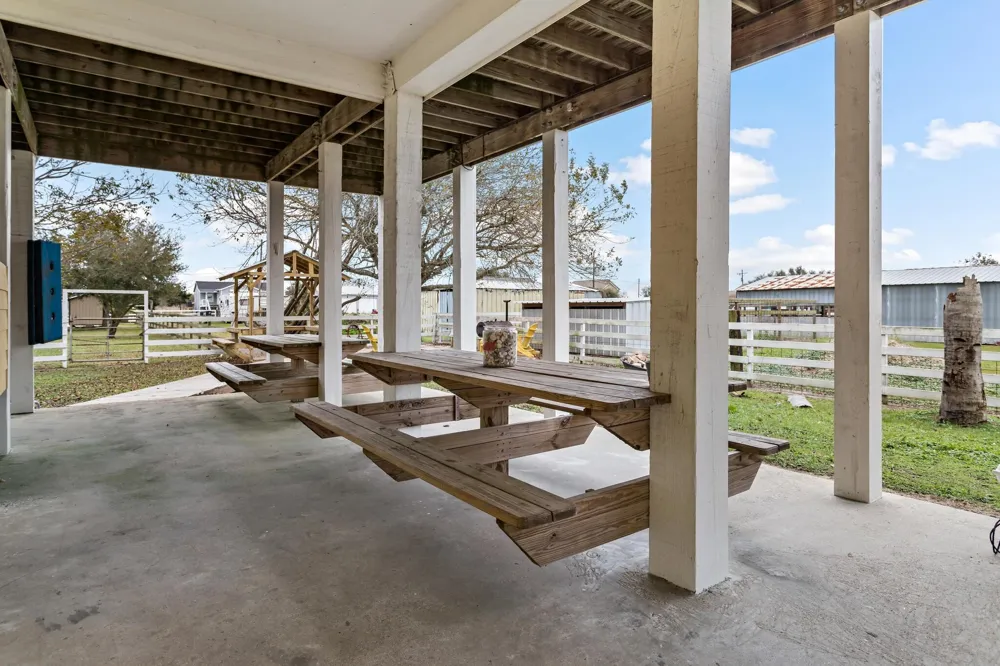 1216 Overton Avenue Port Bolivar, TX 77650