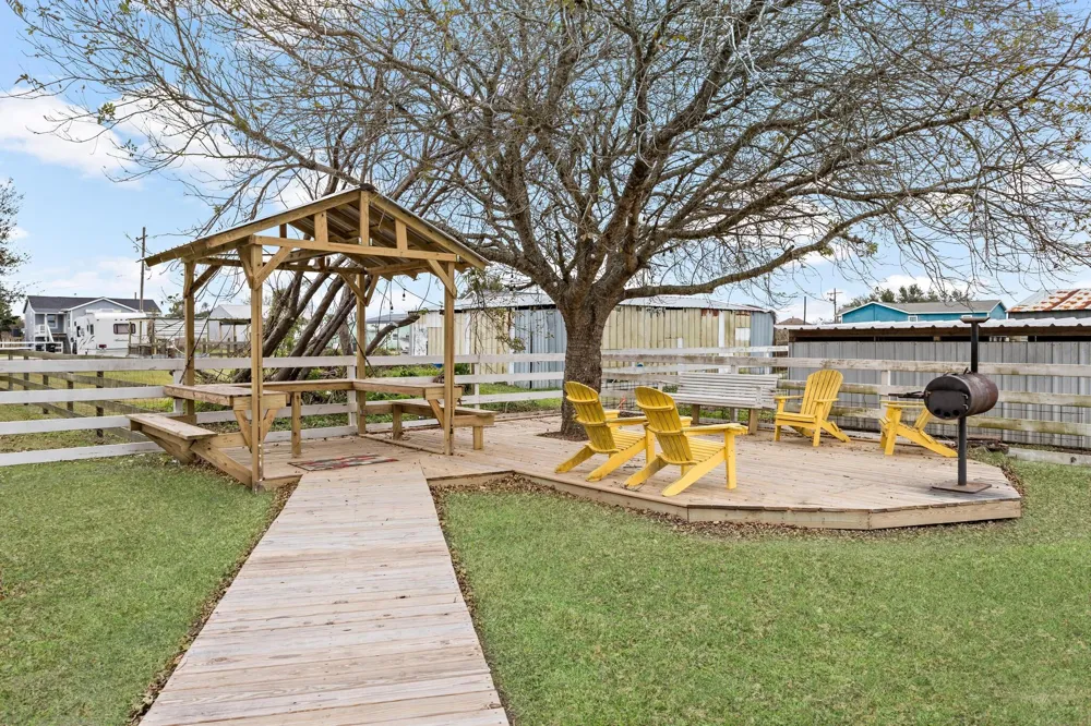 1216 Overton Avenue Port Bolivar, TX 77650