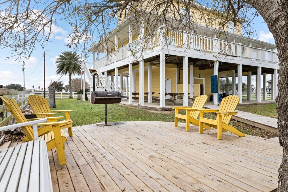 1216 Overton Avenue Port Bolivar, TX 77650
