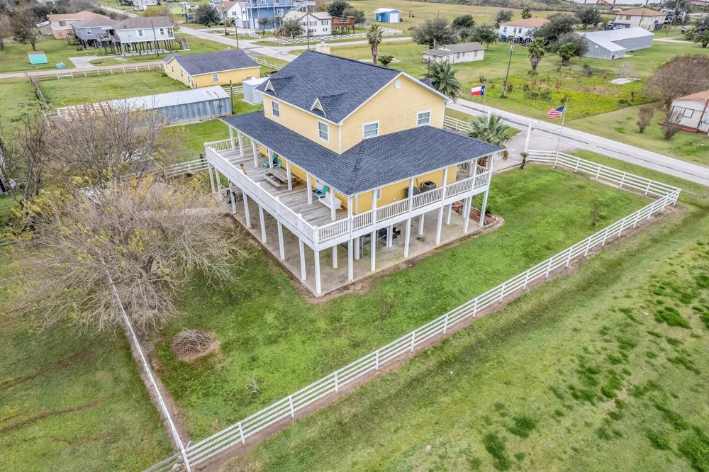 1216 Overton Avenue Port Bolivar, TX 77650